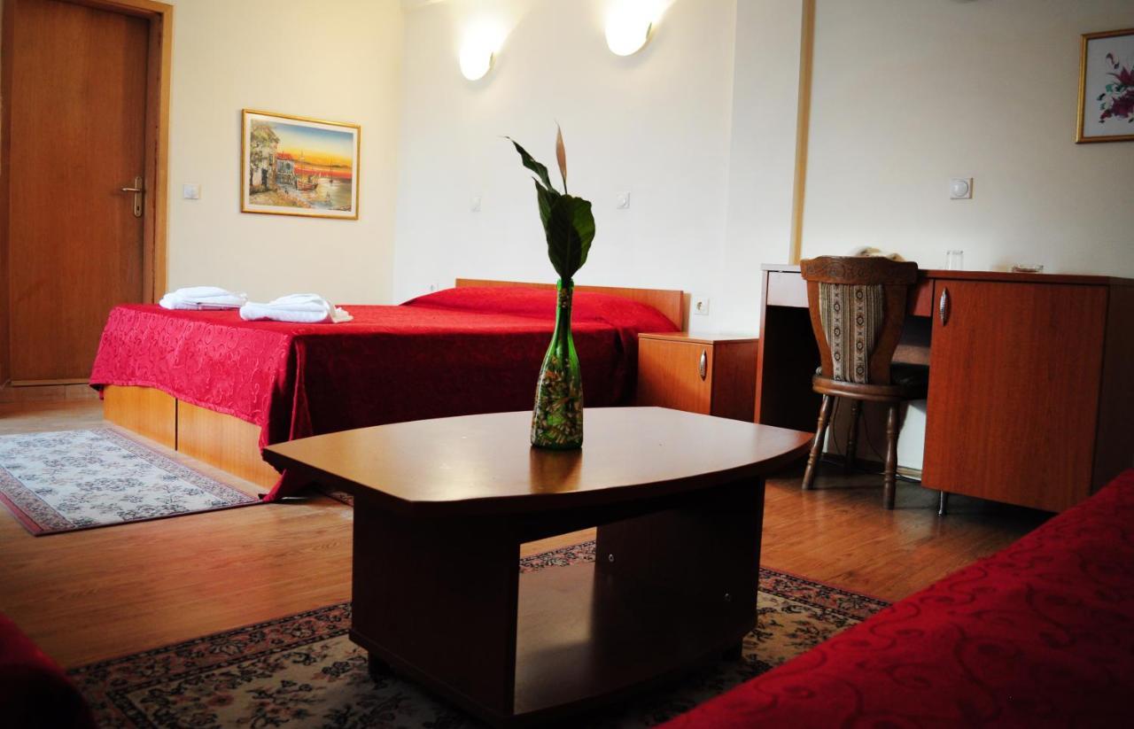 Vip Hotel Skopje - New Management ภายนอก รูปภาพ