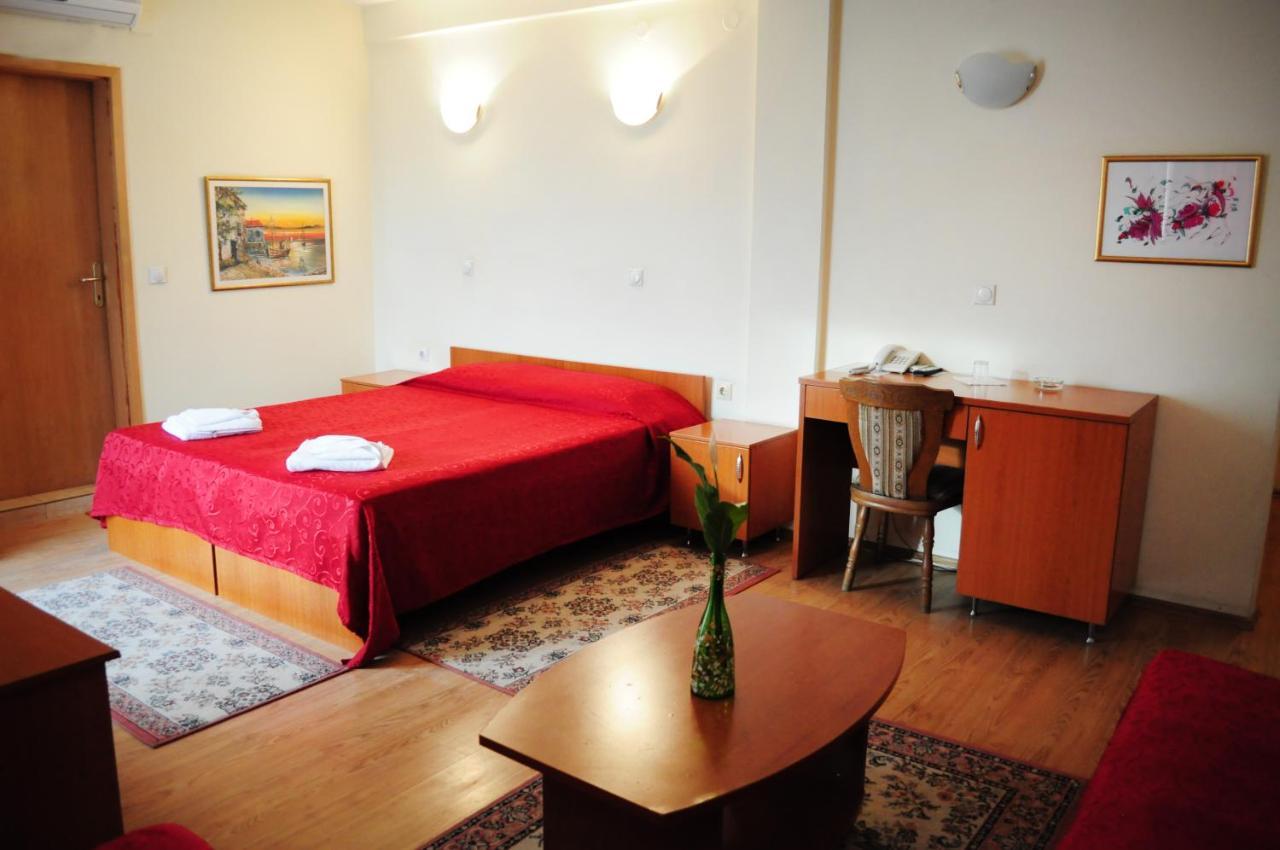 Vip Hotel Skopje - New Management ภายนอก รูปภาพ